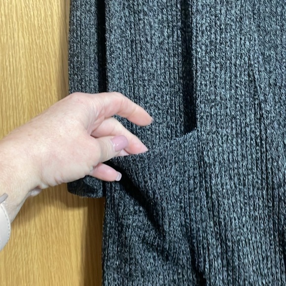 LuLaRoe XS long heathered grey open front cardigan with front pockets - Picture 6 of 9